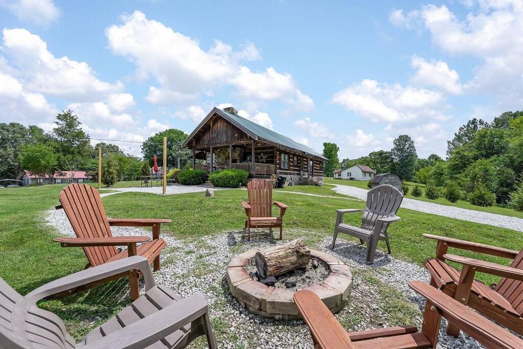 Rustic Cabin, Dock, Firepit, Kayaks & Games Winchester エクステリア 写真