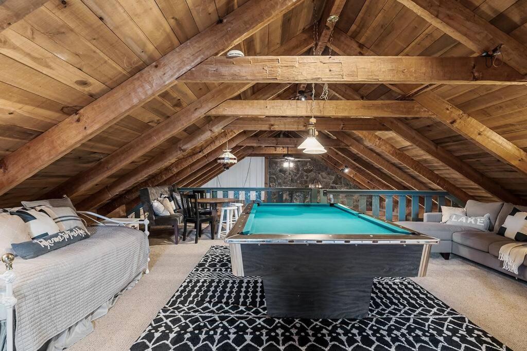 Rustic Cabin, Dock, Firepit, Kayaks & Games Winchester エクステリア 写真