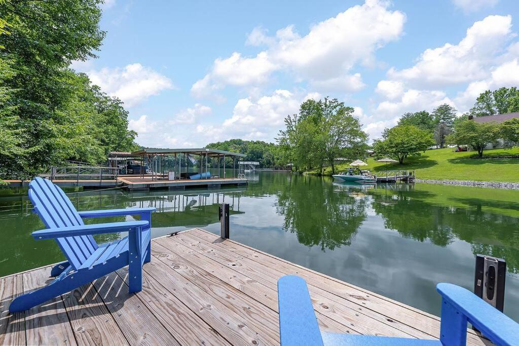 Rustic Cabin, Dock, Firepit, Kayaks & Games Winchester エクステリア 写真